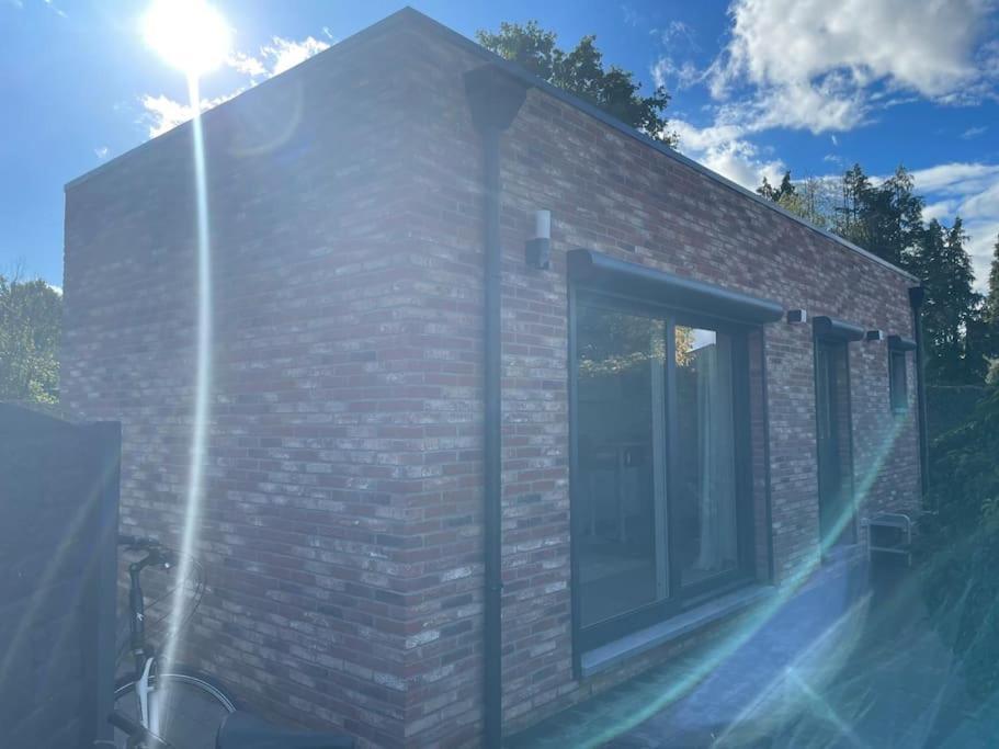 Prachtig Guesthouse Met Gratis Parkeren Maasmechelen Dış mekan fotoğraf