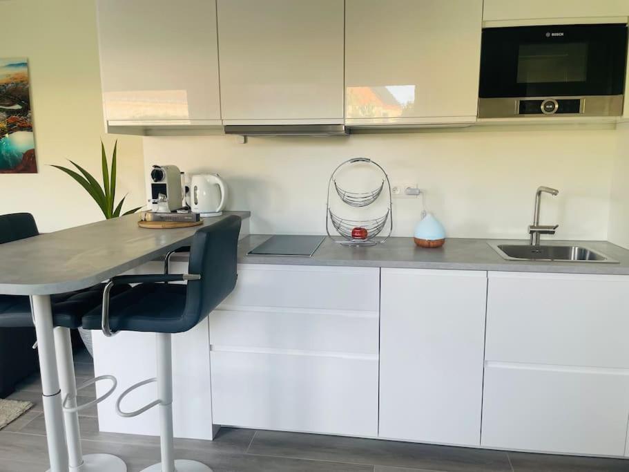 Prachtig Guesthouse Met Gratis Parkeren Maasmechelen Dış mekan fotoğraf
